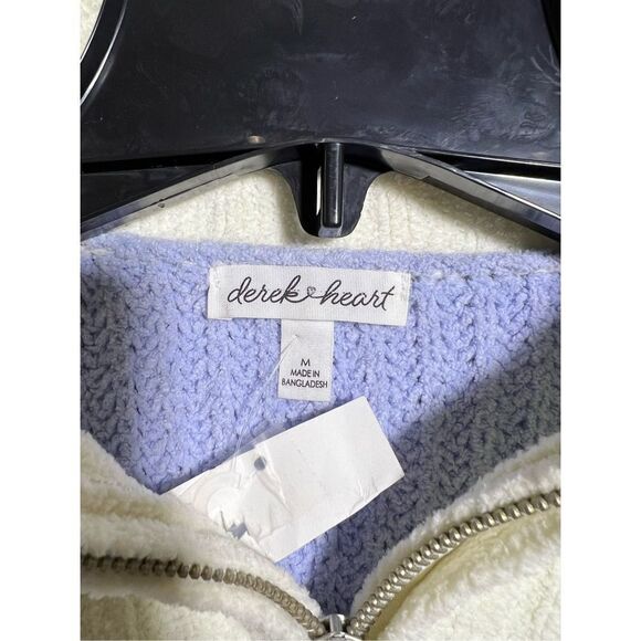 Women’s/Juniors Derek Heart, size medium, super soft and cozy top - Picture 4 of 4